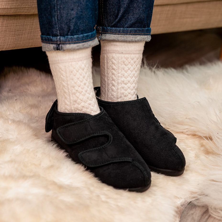 Încălțăminte cu curele izolată de damă cu lână de oaie cu velcro negru