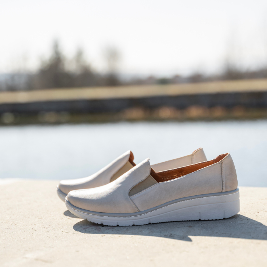 Pantofi de piele pentru femei Andrea  bej