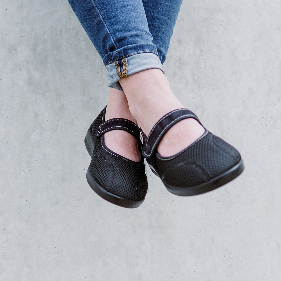 Balerini anatómiai confortabili de damă Velcro negru